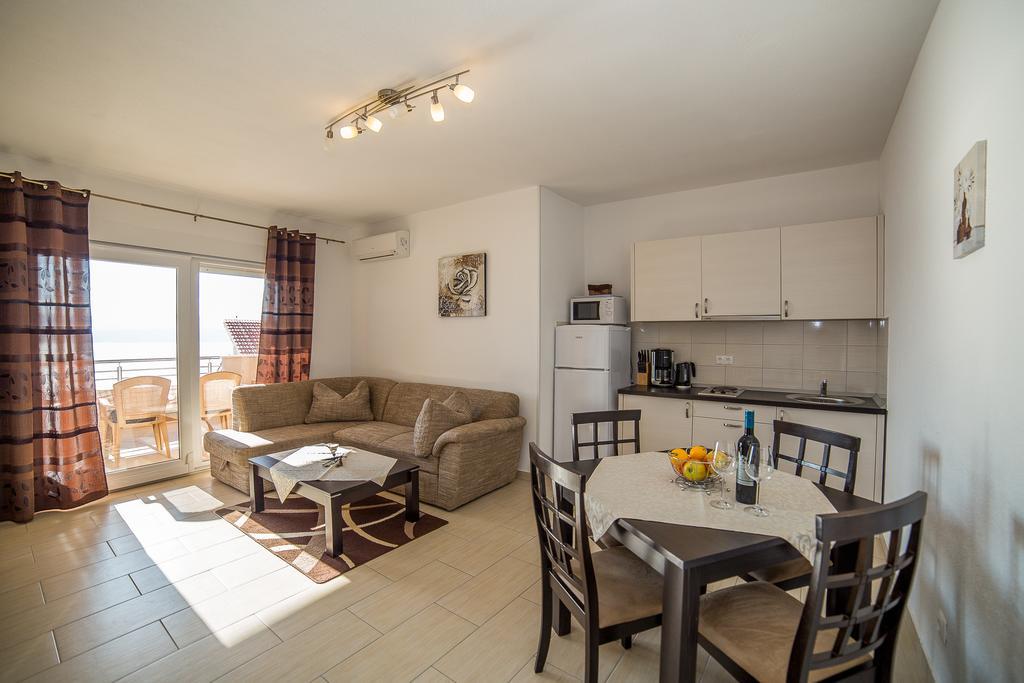 אומיס Apartments Kati מראה חיצוני תמונה